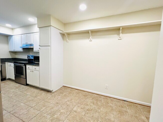Building Photo - 11083 Saffold Way