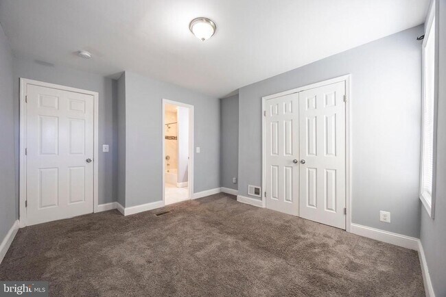 Building Photo - 10 N Ellwood Ave