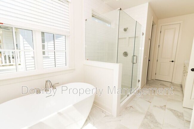 Building Photo - 6908 Roberta Ln