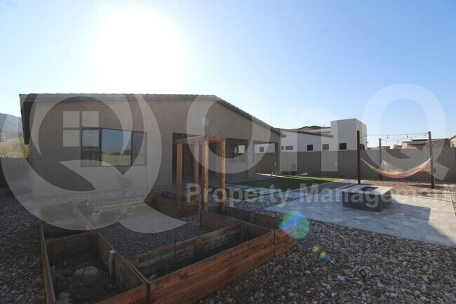 Building Photo - 1222 E La Mirada Dr