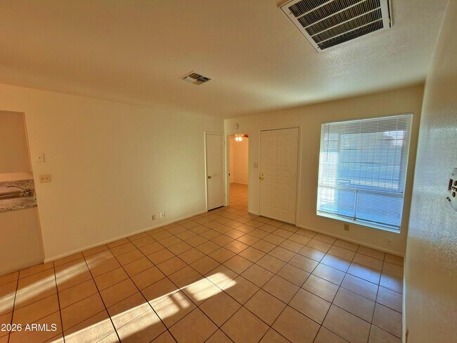 Building Photo - 9033 W Elm St