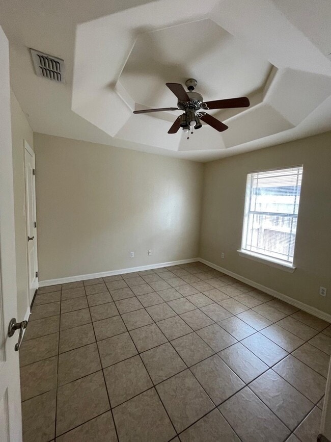 Building Photo - 1205 S Palm Dr