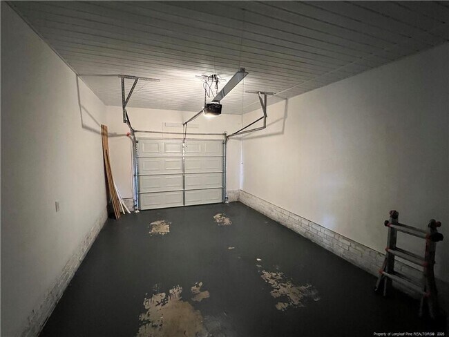 Building Photo - 420 Mangum Ct