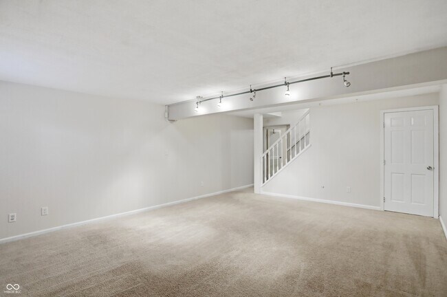 Building Photo - 4 Druid Hill Ct