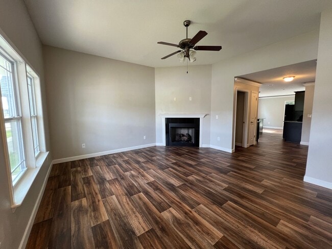 Building Photo - Spacious 3/2 Move In Ready Now!