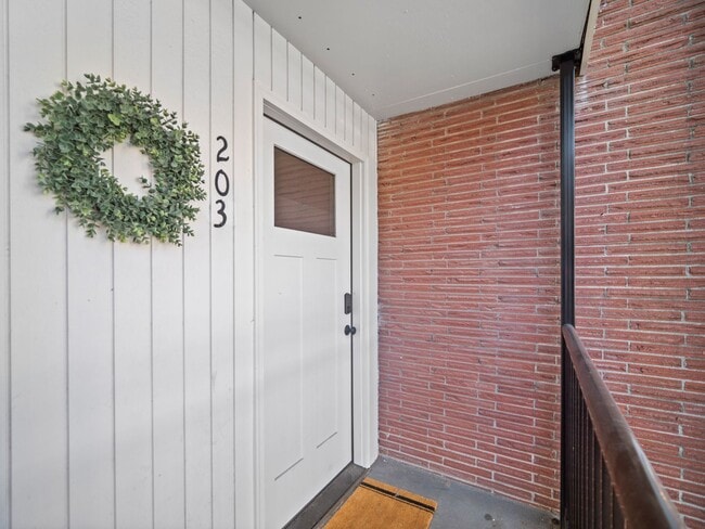 Building Photo - Comfort & Convenience in the Heart of Spokane (Furnished)