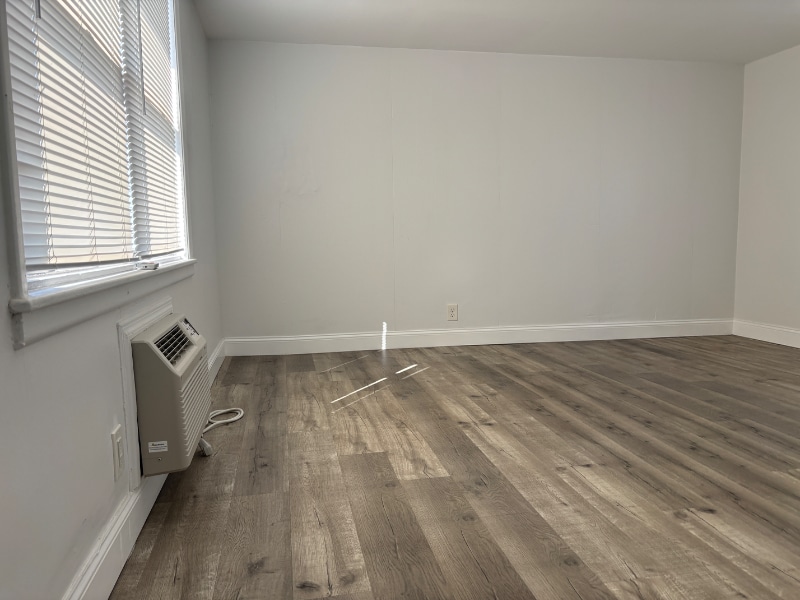 Building Photo - 3507 Broadway