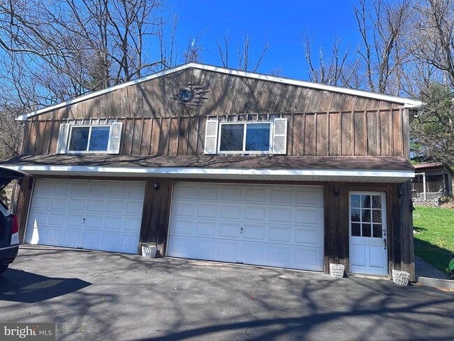 Building Photo - 1032 N 7th St