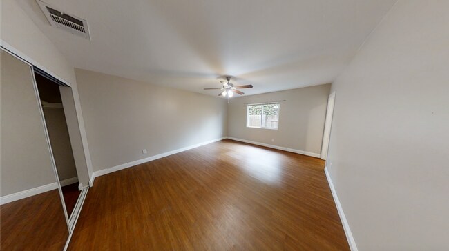 Building Photo - 5532 Mary Ln Dr