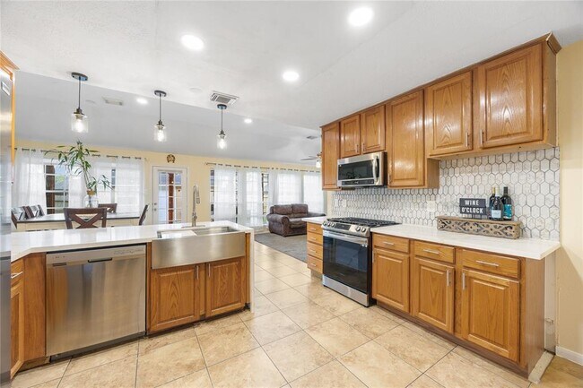Building Photo - 15703 W Astern Dr