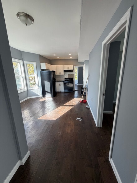 Building Photo - 187 N 7th St