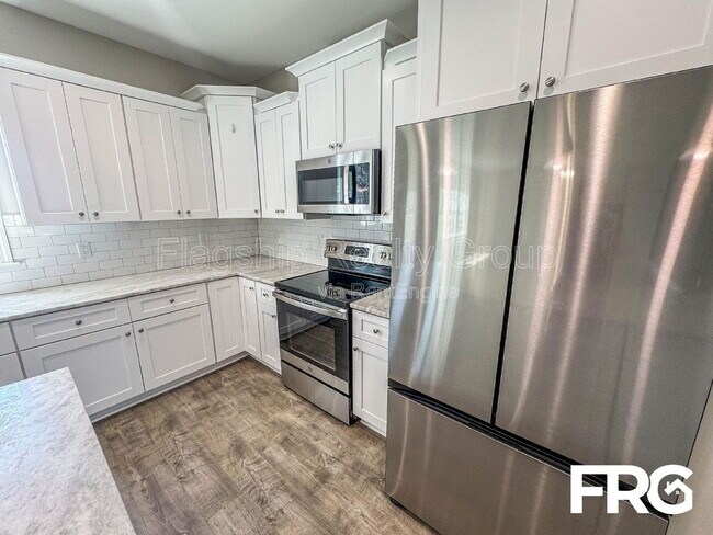 Building Photo - 208 Coffman Dr