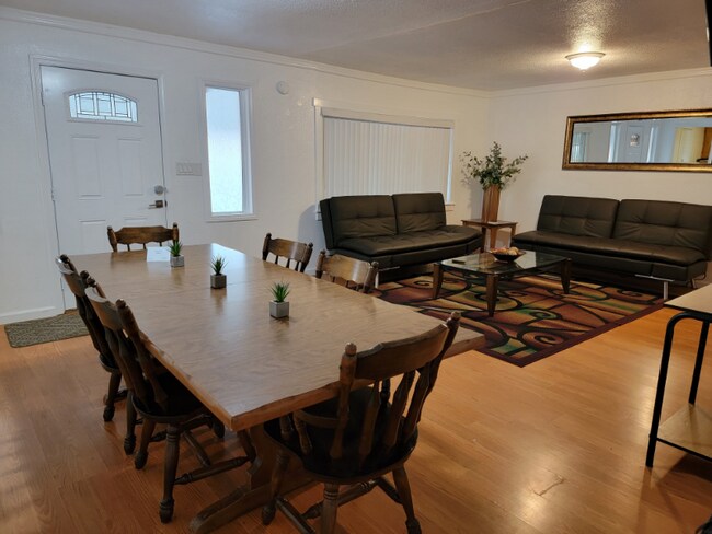 Building Photo - 21800 CA-140