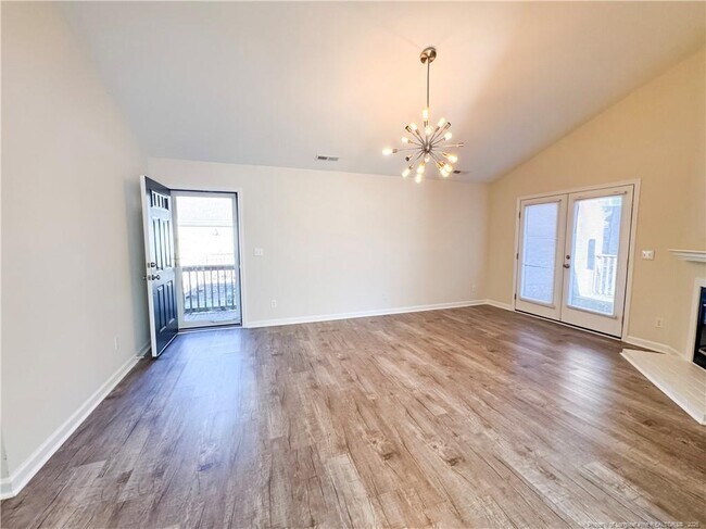 Building Photo - 499 Coronation Dr