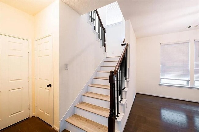 Building Photo - 1842 Commons Hill Ln