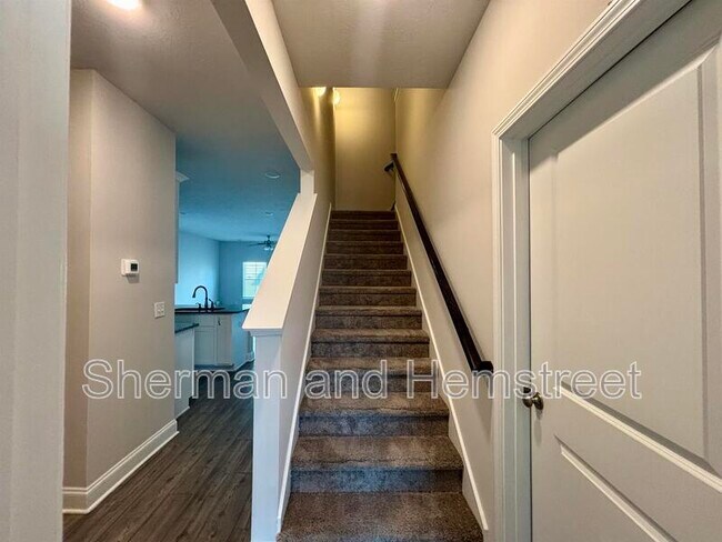 Building Photo - 1101 Clareton Dr