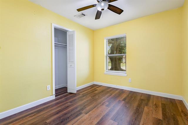 Building Photo - 920 Ashwood Dr