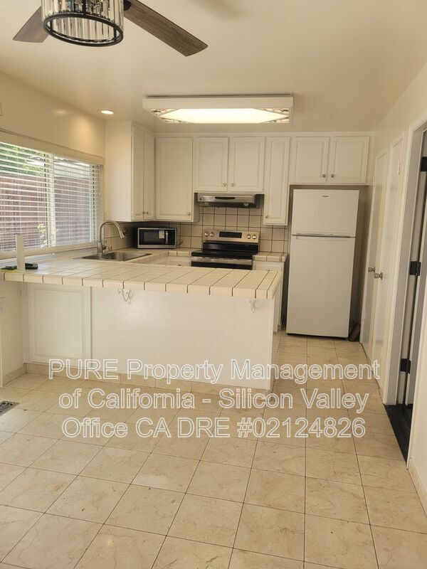 Building Photo - 418 Palo Verde Dr