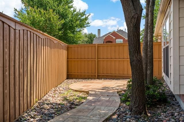 Building Photo - 7120 Bramblebush Dr
