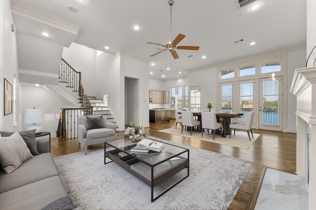 Building Photo - 2202 Lakeshore Edge Dr