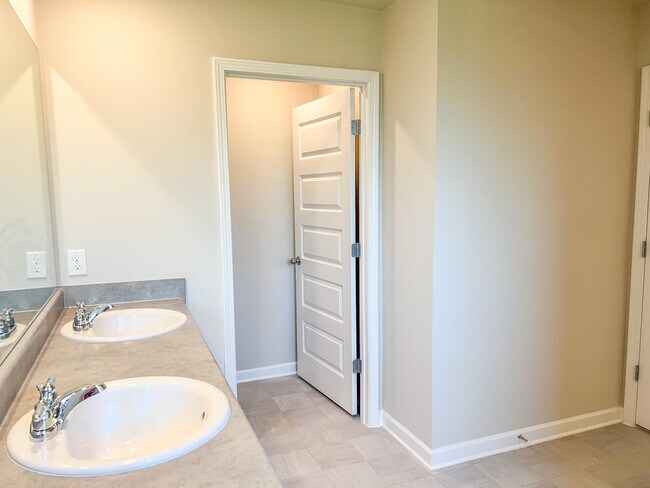 Building Photo - 430 Furlough Dr