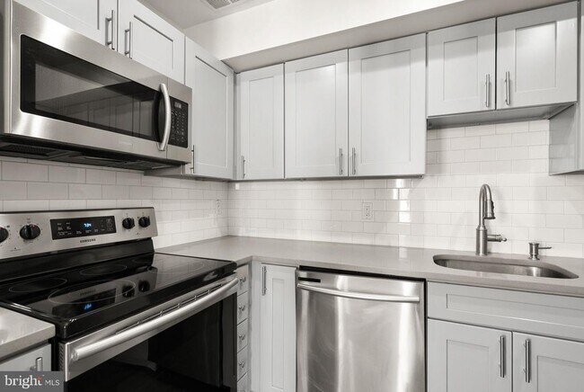 Building Photo - 1733 20th St NW