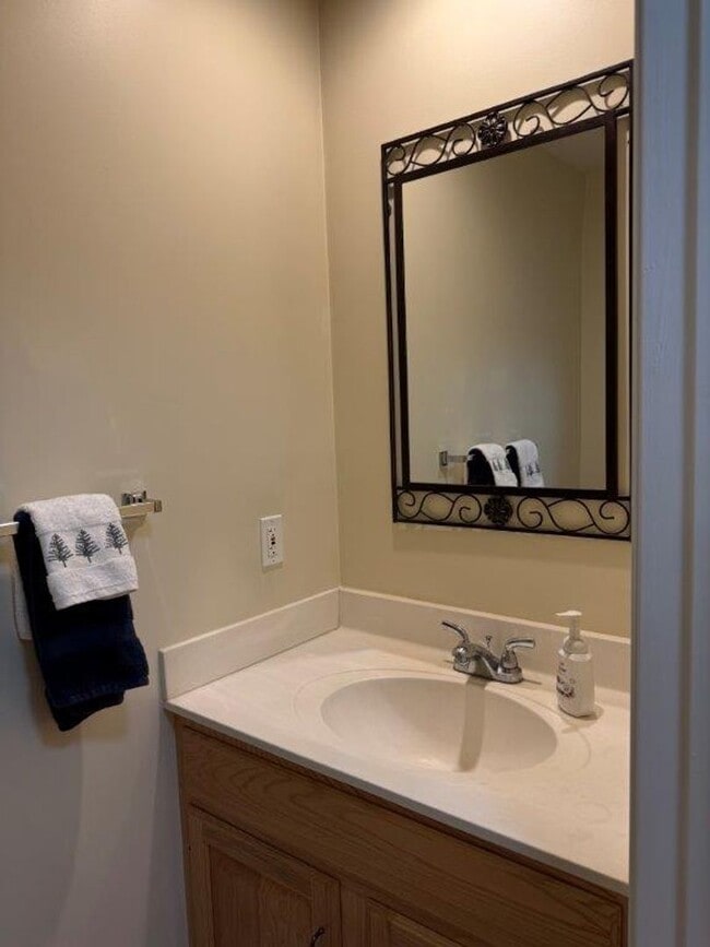 Building Photo - Beautifully Updated Hampden Twp, Cumberlan...