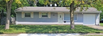 Building Photo - Attached Garage 3 Bedroom Home