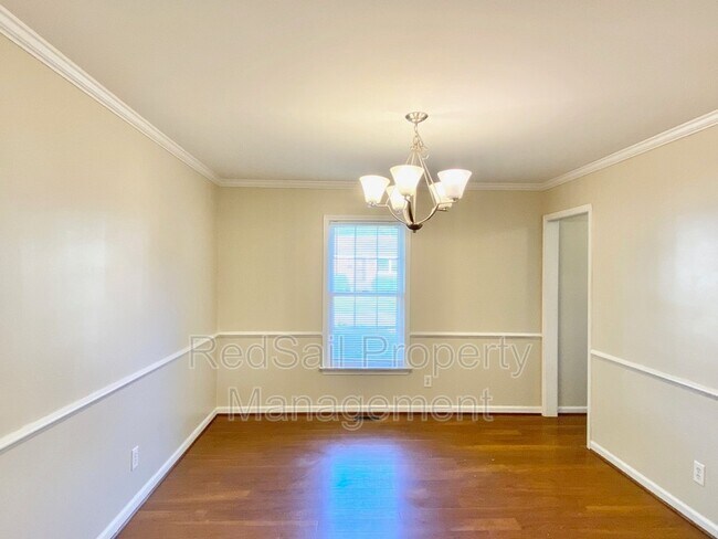 Building Photo - 224 Saddler Dr