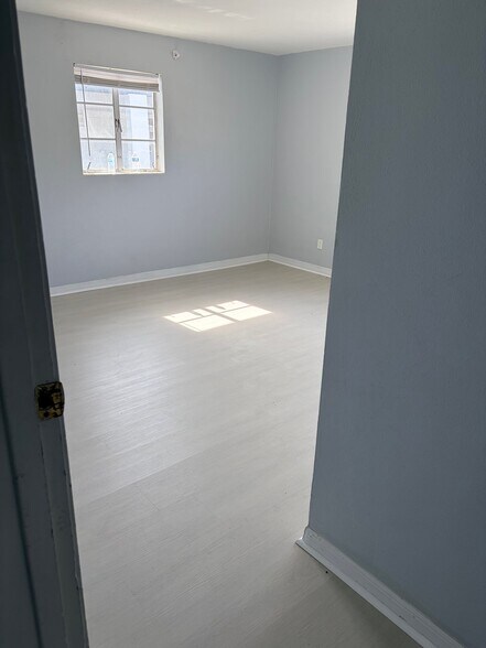 Building Photo - 1047 Japonica Ln