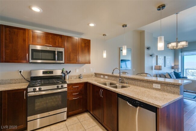 Building Photo - 150 S Las Vegas Blvd