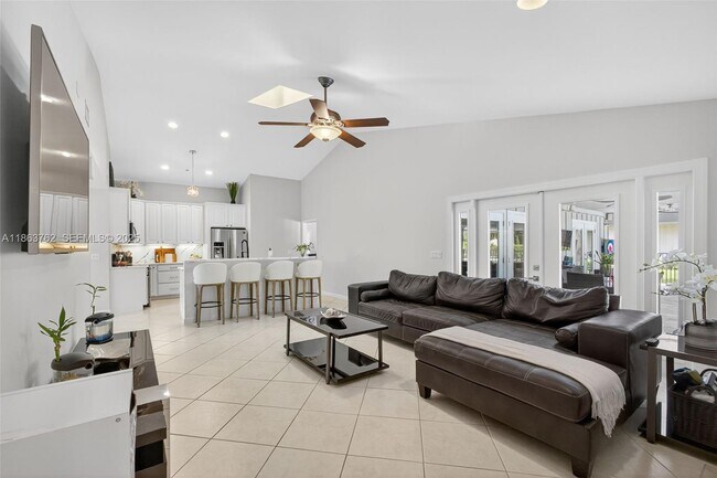 Building Photo - 15 Balfour Rd E