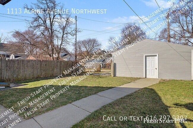 Building Photo - 1113 Alpine Ave NW