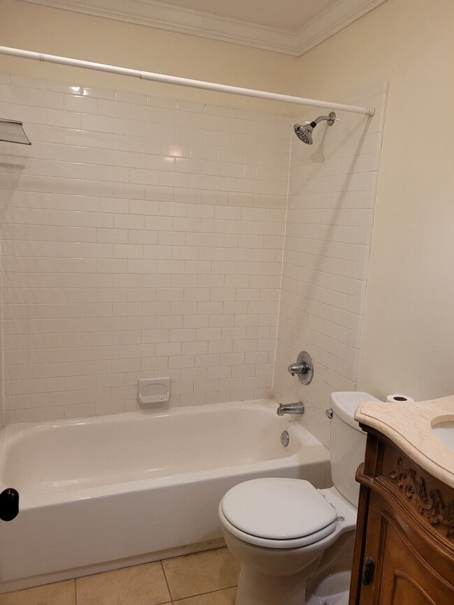 Building Photo - 3228 Barnhill Dr