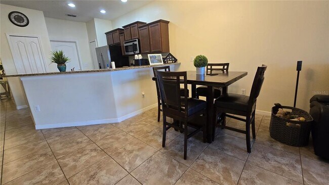 Building Photo - 4085 Shadetree Ln