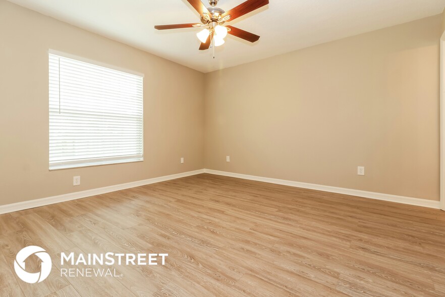 Building Photo - 2050 14th St S