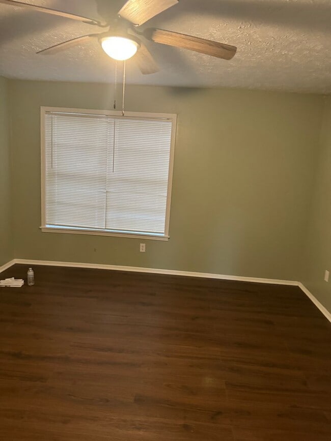 Building Photo - 2418 Alma St