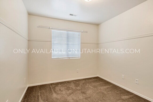 Building Photo - 10881 Pine Shadow Rd