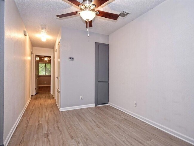 Building Photo - 1714 Rawhide Loop