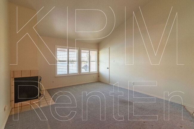 Building Photo - 3790 W Benjamin Holt Dr