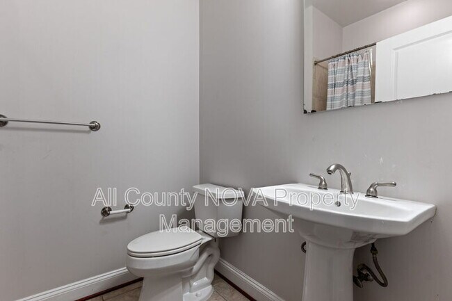 Building Photo - 1384 Talbert Ct SE