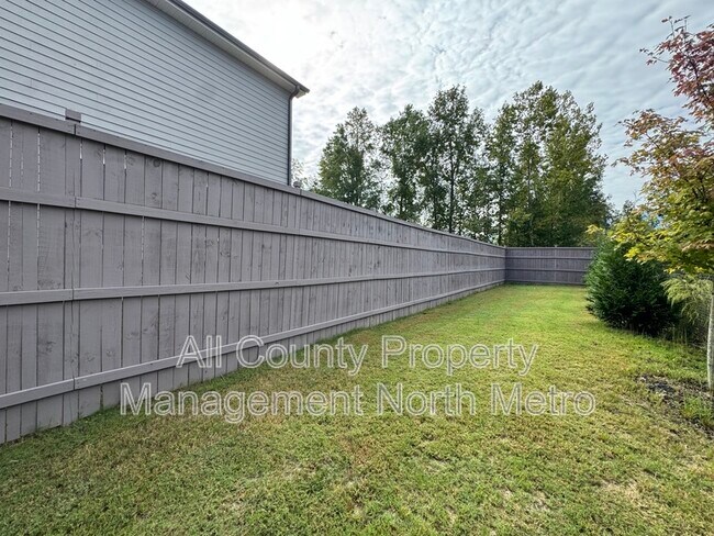 Building Photo - 7870 Tiberon Pkwy