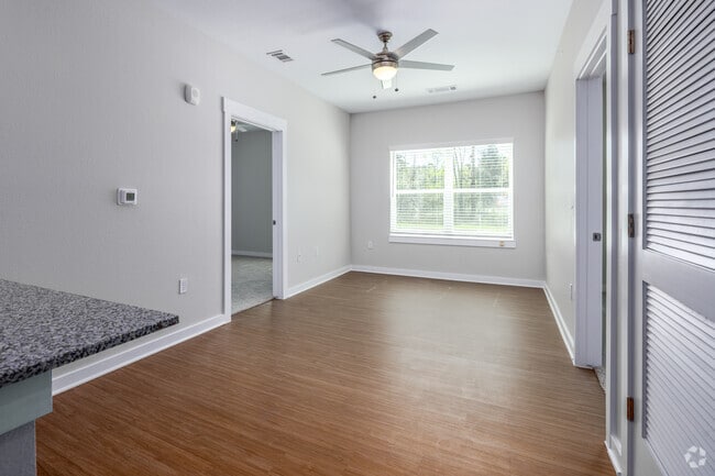2BR, 2BA - 911SF - Living Room - Reserve at Mott