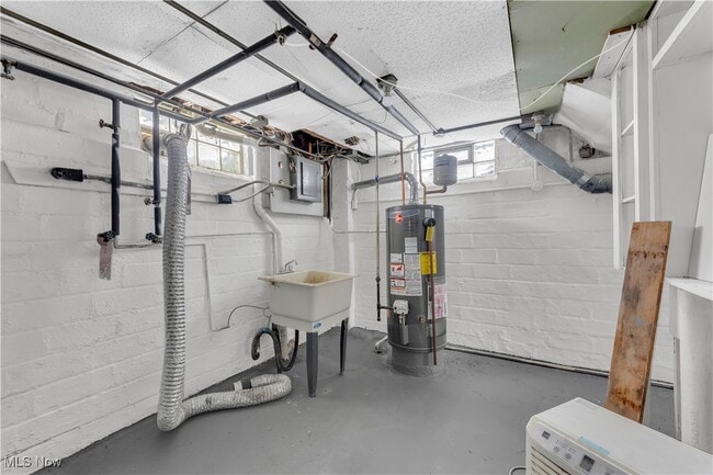 Building Photo - 239 E 214th St