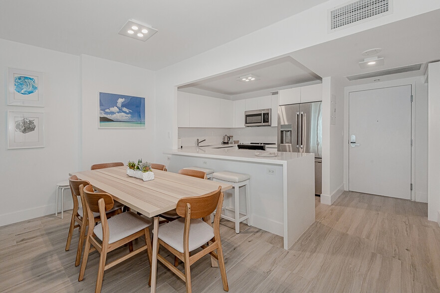 Building Photo - 2301 Collins Ave