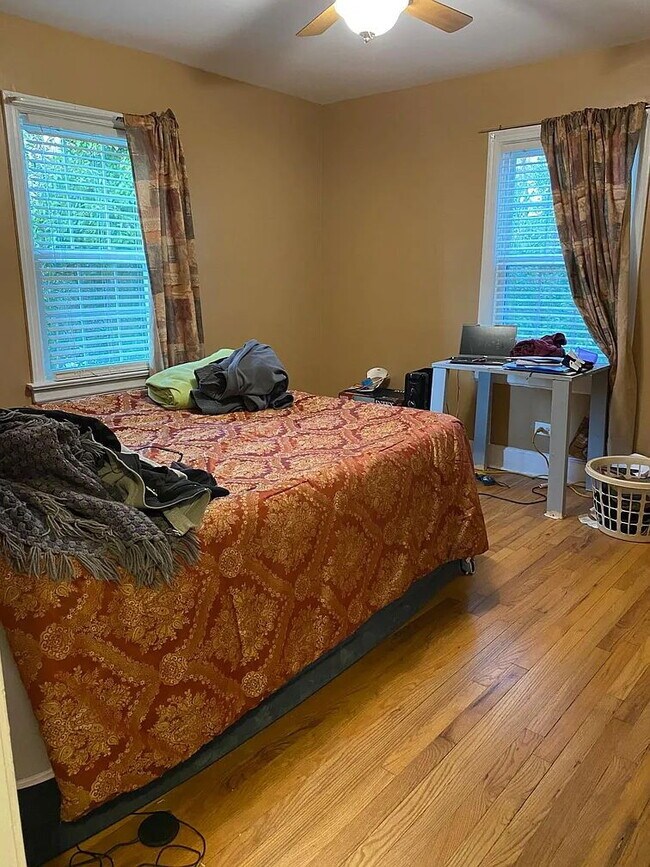 Building Photo - 3 bed and 2 bath home