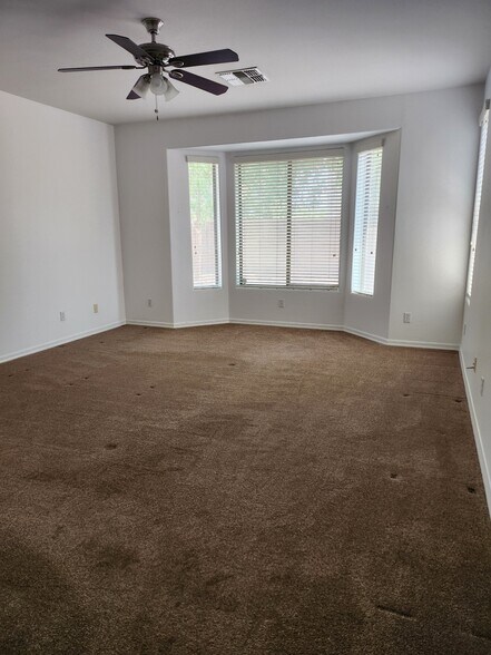 Building Photo - 5225 W Siesta Way