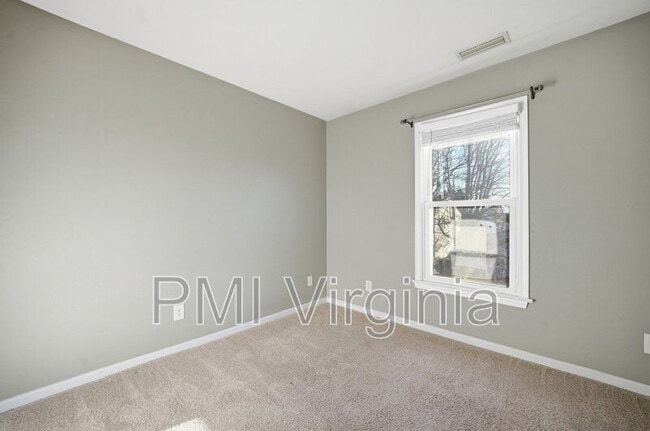 Building Photo - 4808 Boxford Rd