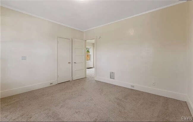 Building Photo - 1607 Burnet Ave