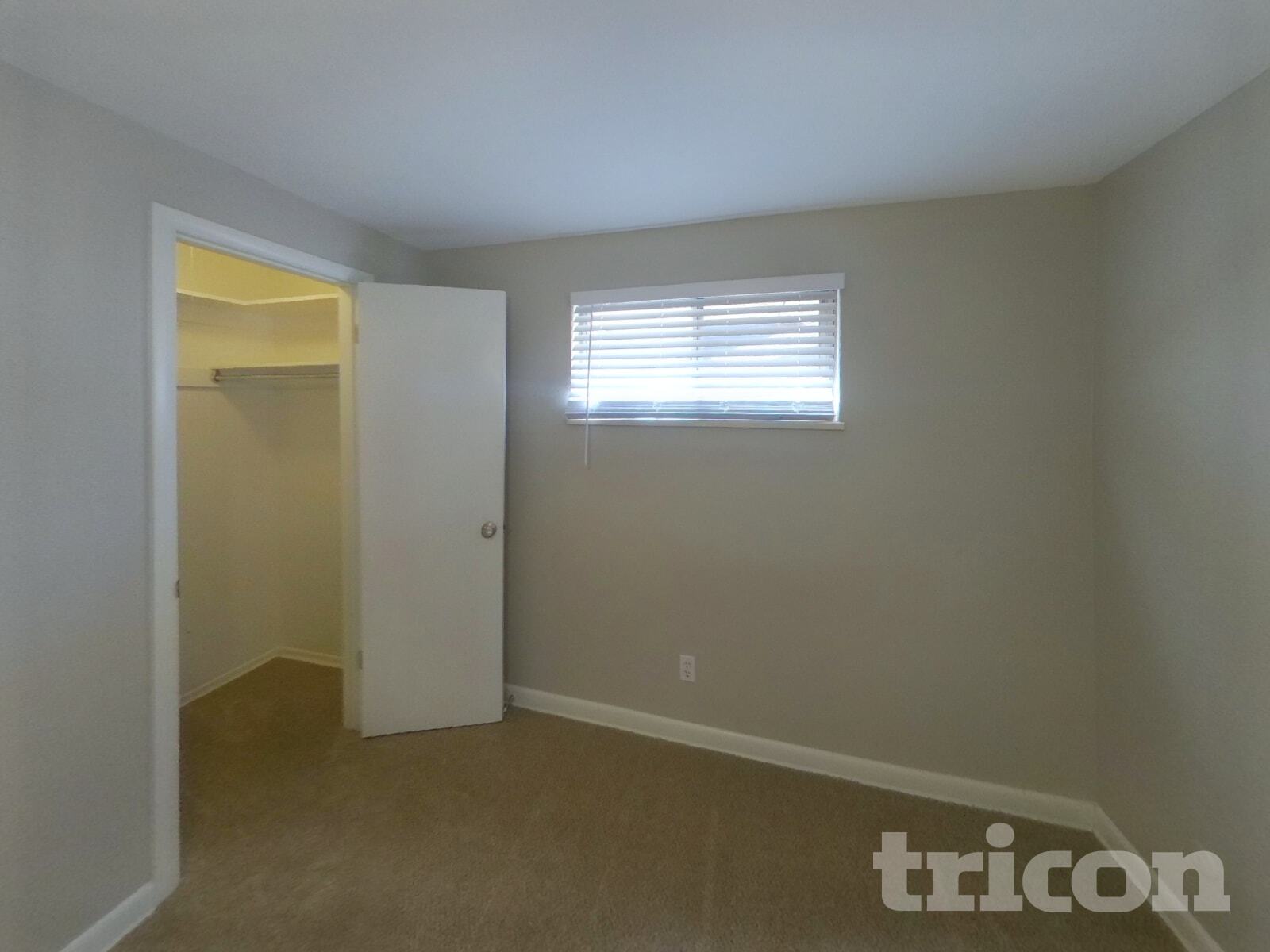 Building Photo - 915 S Tyler Ave